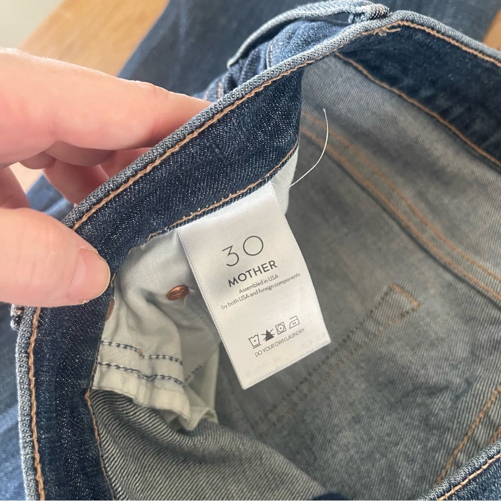 MOTHER The Insider Crop Step Fray in size 30
GIRL CRUSH - Picture 10 of 14